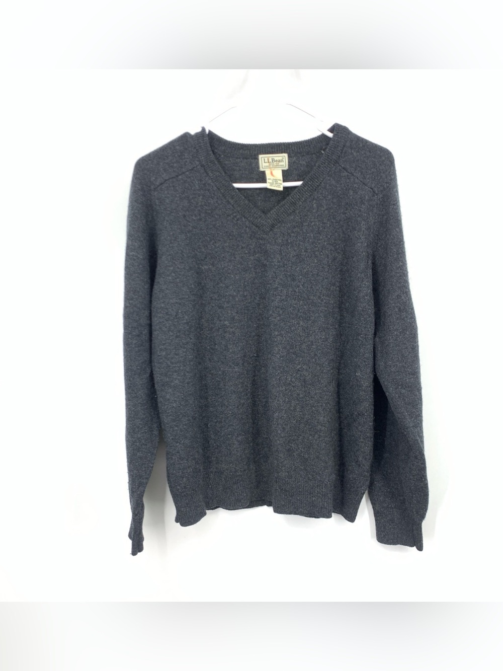 LL Bean Men Size Medium Sweater Gray V Neck Pullover Top Lambswool Knit Shirt